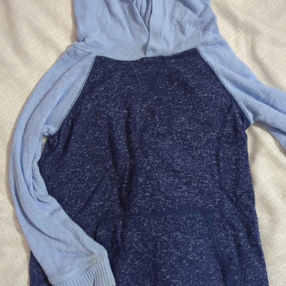 Umi Two-Tone Blue Hooded Sweater